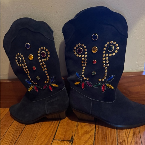 Aj Valenci Beautiful Embellished Suede Boots - Picture 10 of 11